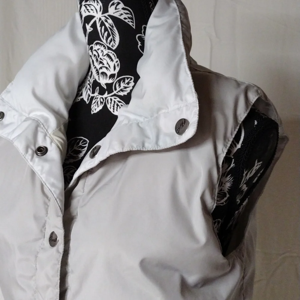 O'Neill Retro Reversible Athliesure Puffer Vest - Picture 9 of 9